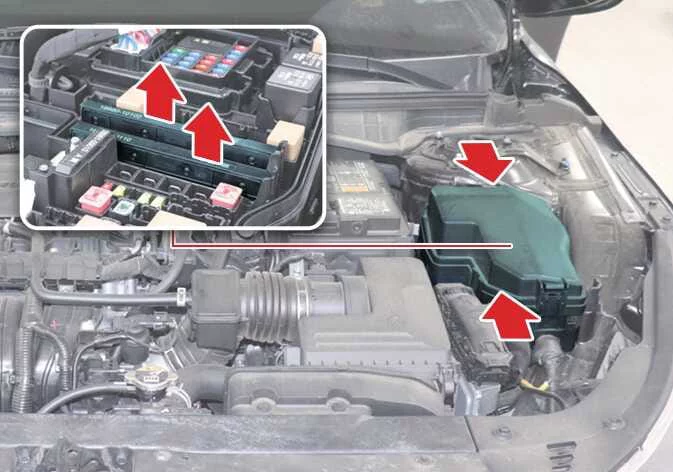 Adjustment mechanism for the front seat headrest height in the Kia K4