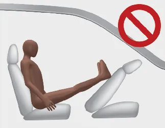 Kia Seltos warning not to rest feet on the front passenger seatback